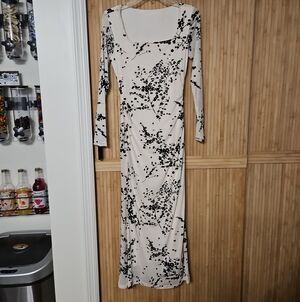 Women’s Black & Cream Long Sleeve Maxi Dress